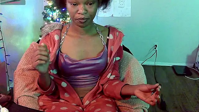 Snapshot of tokyobelle chatting on 12-19-25, 12:28 tokyobelle online show from 12-19-25, 12:28