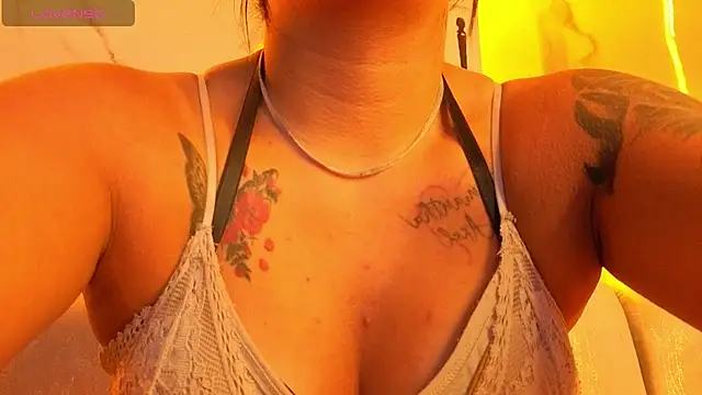 Samy Queen Tx online show from 10-15-25, 03:12