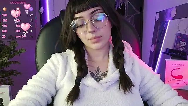 LesRose online show from 10-21-25, 05:35