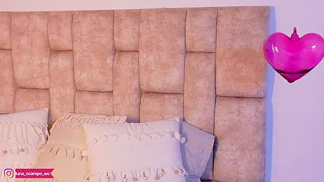 LunaOcampo  online show from 01-08-26, 09:06