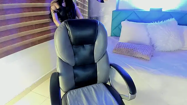 Antonela vargas online show from 03-18-26, 12:30