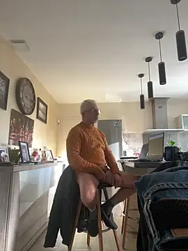 Roccobis online show from 12-16-25, 02:22