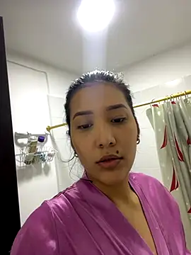 Snapshot of IsabellaJoness_ chatting on 10-05-25, 11:41 IsabellaJoness online show from 10-05-25, 11:41