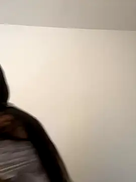 Snapshot of IsabellaJoness_ chatting on 10-07-25, 12:02 IsabellaJoness online show from 10-07-25, 12:02