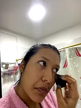 Snapshot of IsabellaJoness_ chatting on 10-14-25, 10:27 IsabellaJoness online show from 10-14-25, 10:27