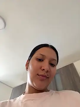 Snapshot of IsabellaJoness_ chatting on 10-16-25, 12:06 IsabellaJoness online show from 10-16-25, 12:06