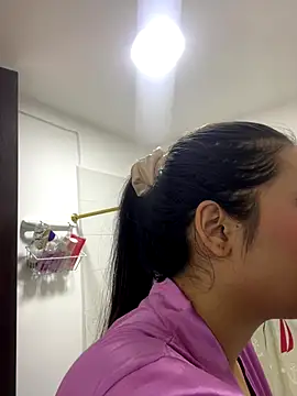 Snapshot of IsabellaJoness_ chatting on 10-22-25, 12:16 IsabellaJoness online show from 10-22-25, 12:16