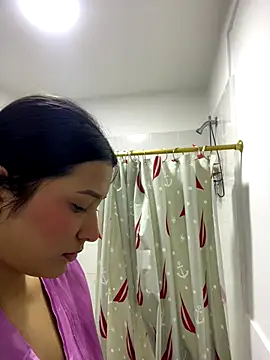 Snapshot of IsabellaJoness_ chatting on 10-24-25, 10:11 IsabellaJoness online show from 10-24-25, 10:11