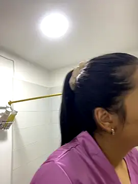 Snapshot of IsabellaJoness_ chatting on 11-04-25, 11:09 IsabellaJoness online show from 11-04-25, 11:09