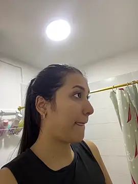 Snapshot of IsabellaJoness_ chatting on 11-06-25, 12:28 IsabellaJoness online show from 11-06-25, 12:28