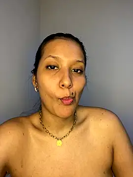 Snapshot of IsabellaJoness_ chatting on 11-24-25, 08:08 IsabellaJoness online show from 11-24-25, 08:08