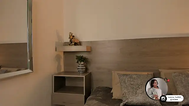 Ivana Hall online show from 11-26-25, 07:37