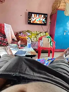 only woman online show from 10-15-25, 08:03