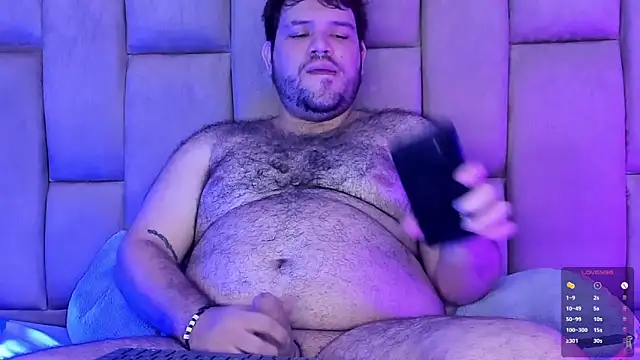 Snapshot of big_bearr chatting on 05-17-26, 05:05 big bearr online show from 05-17-26, 05:05
