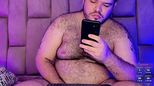 Snapshot of big_bearr chatting on 05-19-26, 06:20 big bearr online show from 05-19-26, 06:20