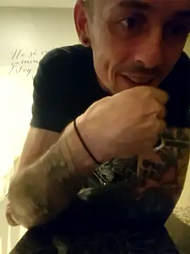 Snapshot of six6six9 chatting on 09-24-25, 06:06 six6six9 online show from 09-24-25, 06:06