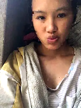 Snapshot of Mai_lovely chatting on 09-30-25, 04:28 Mai lovely online show from 09-30-25, 04:28