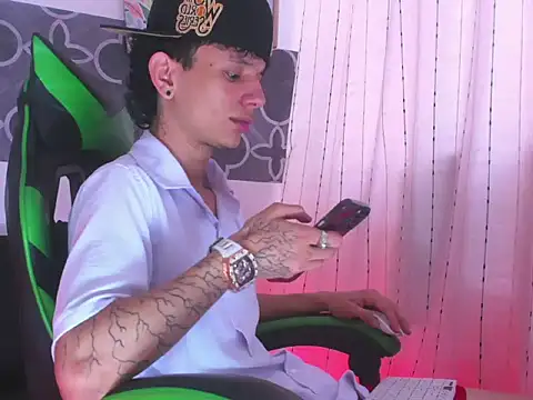 Skinny batman online show from 12-04-25, 09:34