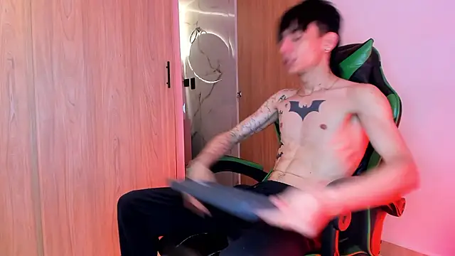 Skinny batman online show from 03-07-26, 04:20