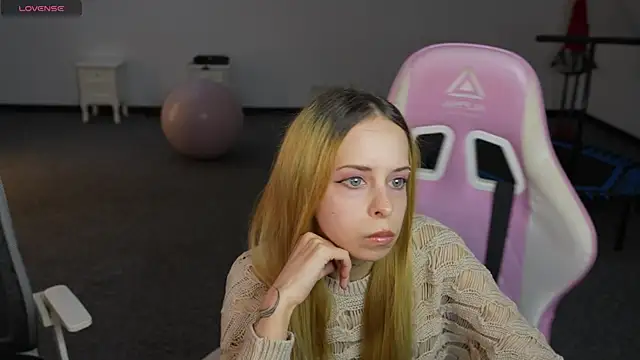 Luchi Sun online show from 10-25-25, 10:12