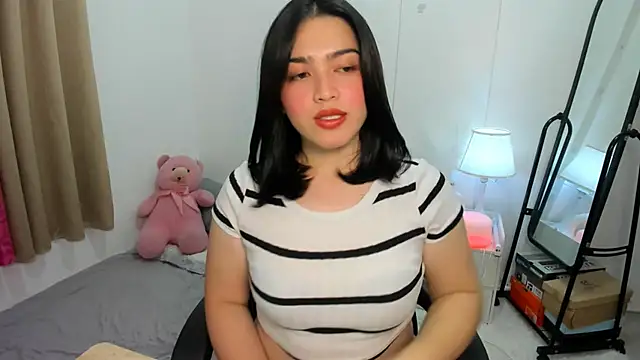 Snapshot of BubbbleButtDemi chatting on 10-11-25, 10:36 BubbbleButtDemi online show from 10-11-25, 10:36
