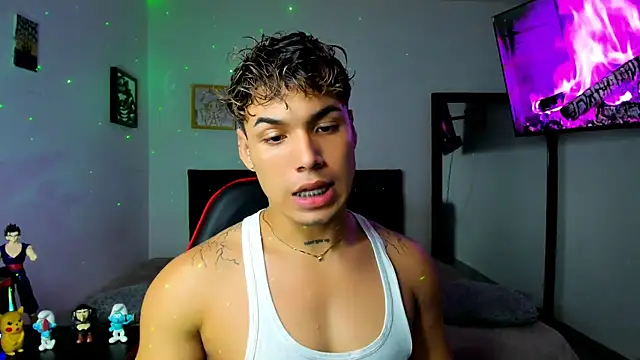 Snapshot of Adams_Collins chatting on 09-28-25, 06:35 Adams Collins online show from 09-28-25, 06:35