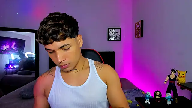 Snapshot of Adams_Collins chatting on 10-01-25, 10:16 Adams Collins online show from 10-01-25, 10:16