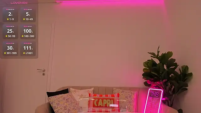 TiaBelle online show from 10-06-25, 05:21