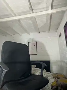 Snapshot of ninavelour chatting on 09-30-25, 07:13 ninavelour online show from 09-30-25, 07:13