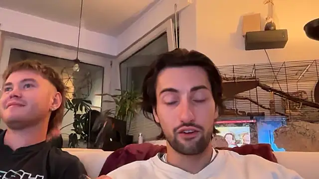 Snapshot of Passion-Frucht chatting on 09-23-25, 08:12 Passion-Frucht online show from 09-23-25, 08:12