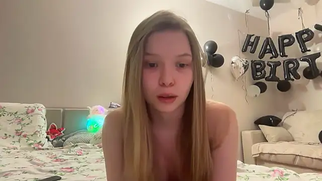 Snapshot of CandysRose chatting on 03-20-26, 08:46 CandysRose online show from 03-20-26, 08:46