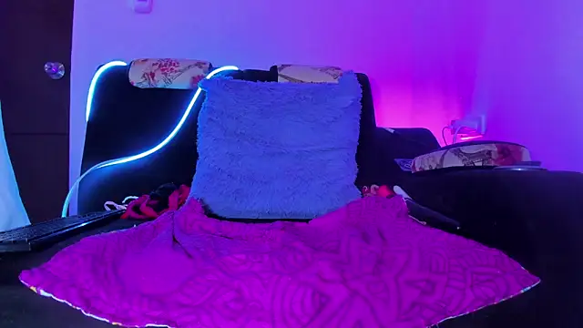 naty hot4uu online show from 02-19-26, 03:19