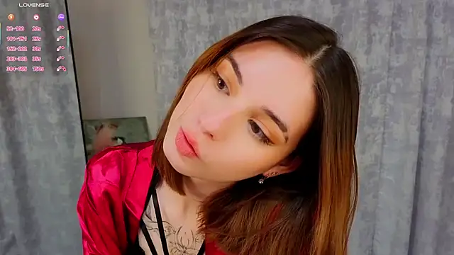 Snapshot of LunaraRada chatting on 11-03-25, 02:40 LunaraRada online show from 11-03-25, 02:40