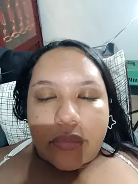 Snapshot of EggedGrowth chatting on 07-10-26, 12:15 EggedGrowth online show from 07-10-26, 12:15