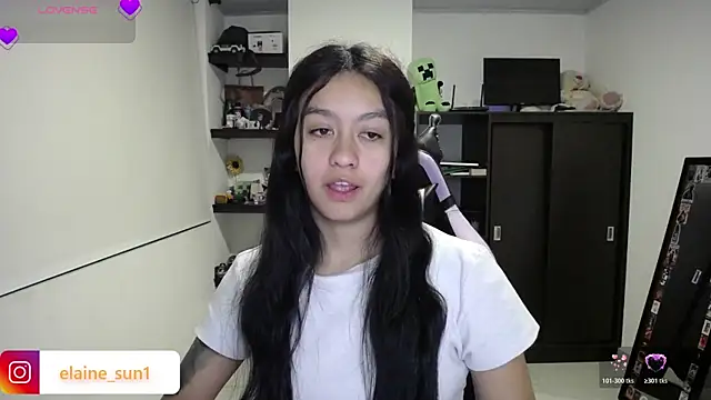 Snapshot of elaine_sun1 chatting on 06-26-26, 01:43 elaine sun1 online show from 06-26-26, 01:43