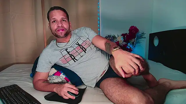 LucasGaeel online show from 01-10-26, 03:03