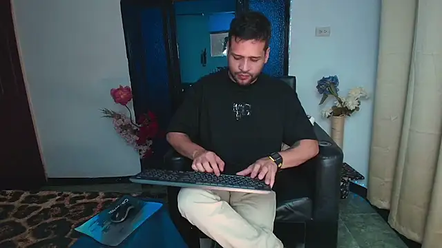 LucasGaeel online show from 06-06-26, 12:27