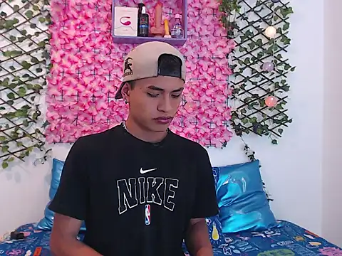 FUNNY AND HORNEY online show from 09-27-25, 04:28