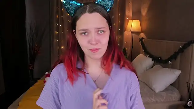 Monica  Queen online show from 11-30-25, 05:33