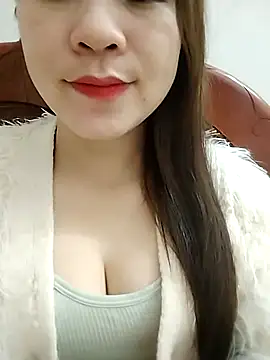 Girl Shy2000 online show from 12-18-25, 10:05