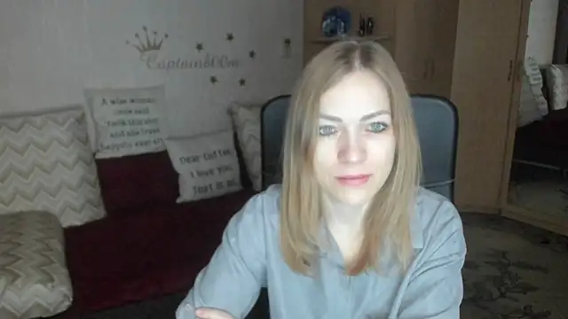 Tiffany Bates online show from 11-12-25, 03:18