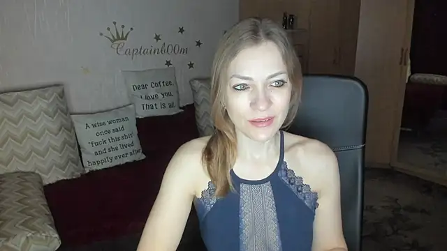 Tiffany Bates online show from 12-21-25, 03:13