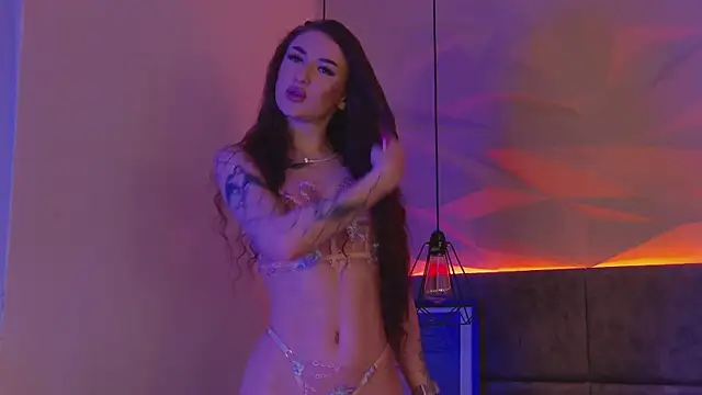 Luna Olsen online show from 11-24-25, 06:40