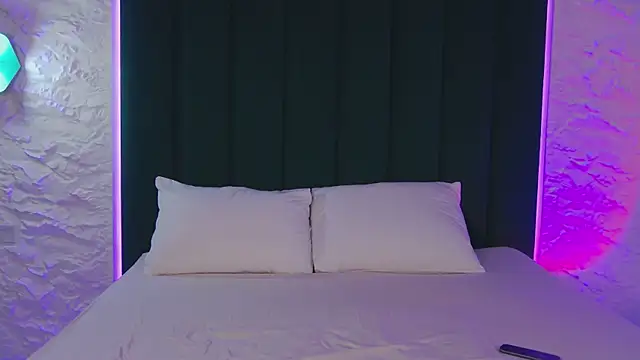 Luna Olsen online show from 02-05-26, 04:39