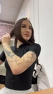 Luna Olsen online show from 02-08-26, 03:54