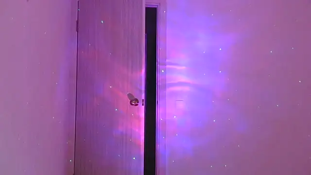 Snapshot of Omivelle chatting on 11-10-25, 08:19 Omivelle online show from 11-10-25, 08:19