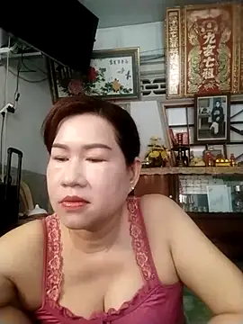 Snapshot of Tyty_xx chatting on 10-02-25, 11:45 Tyty xx online show from 10-02-25, 11:45