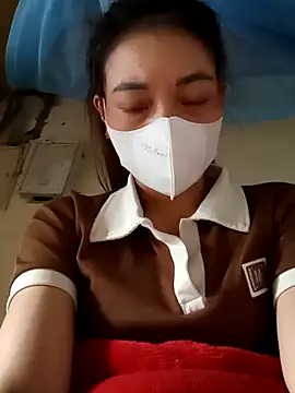 Snapshot of Phiny_xx chatting on 10-12-25, 11:37 Phiny xx online show from 10-12-25, 11:37