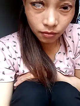 Snapshot of Phiny_xx chatting on 10-20-25, 08:59 Phiny xx online show from 10-20-25, 08:59