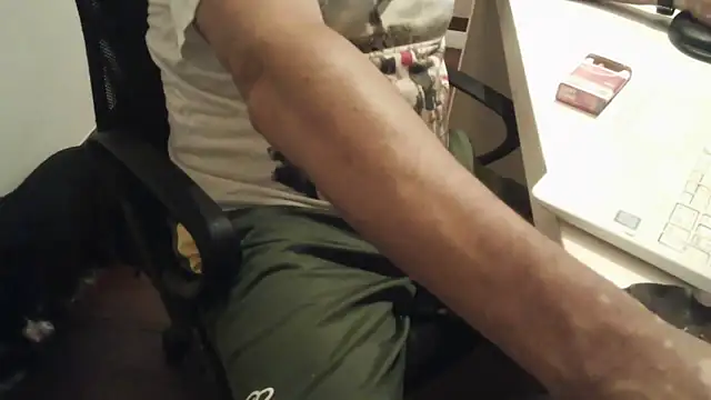 Snapshot of domruanbr chatting on 02-06-26, 01:43 domruanbr online show from 02-06-26, 01:43